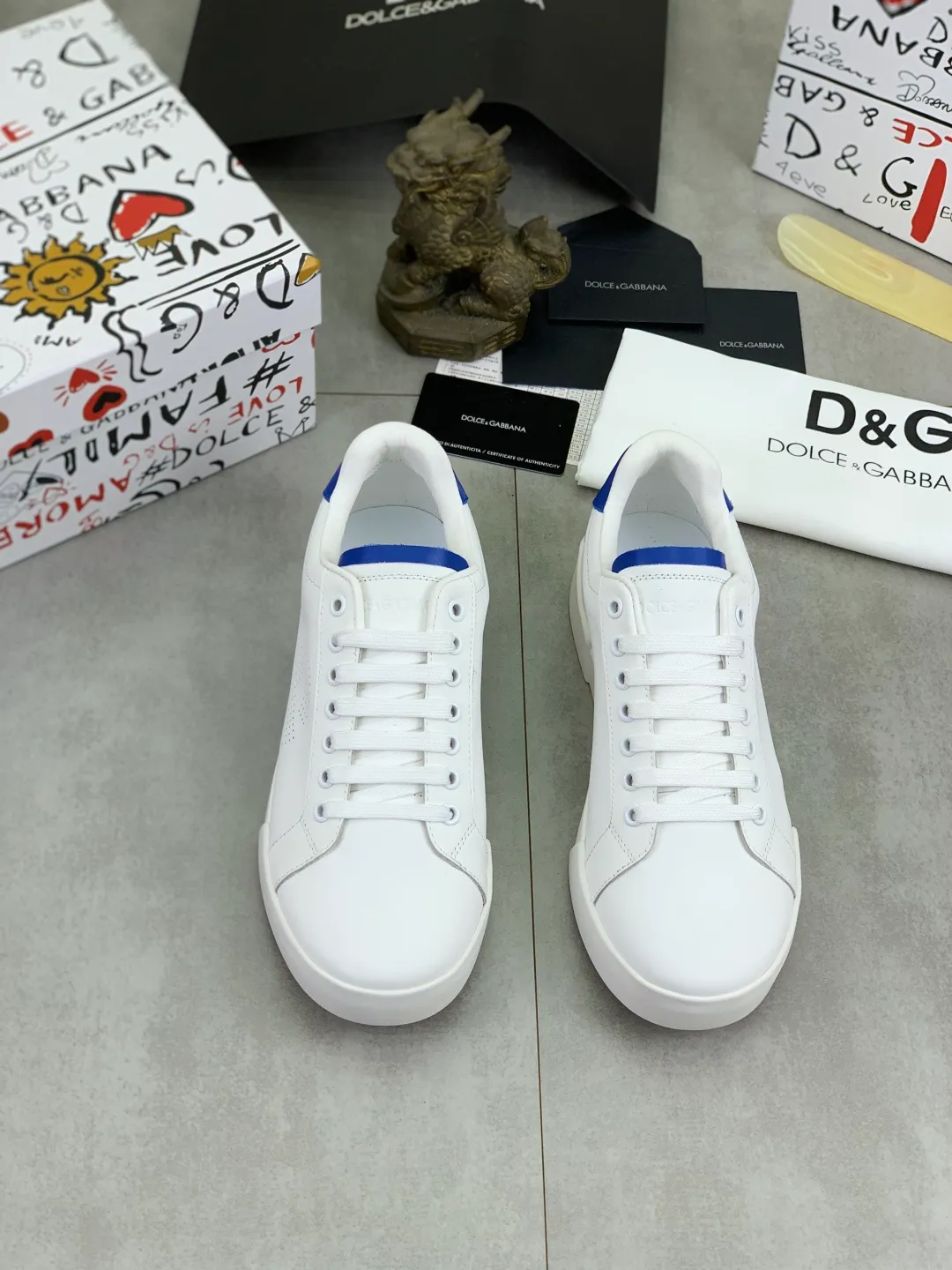 Men's shoes 💰P520💰 [New model] The latest hot style, top original quality, the official website is synchronized with "DOLCE&GABBANA [Dolce & Gabbana] ~ High quality." The effect is low-top casual DG men's shoes, loved by many celebrities, using high-end imported first-layer calfskin with punched logo design + cowhide feet, simple and elegant, perfectly interpreting the latest inspiration for shoes, integrating classics and fashion, luxury dreams, and fashion. Suitable for drivers, light and comfortable to drive, light and breathable for outdoor travel, high-end quality, trustworthy, 3️⃣color🉑️choice! Code number: 38-46